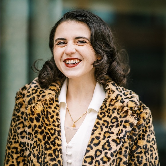 Meet your Posher, Maria - Picture 1 of 1